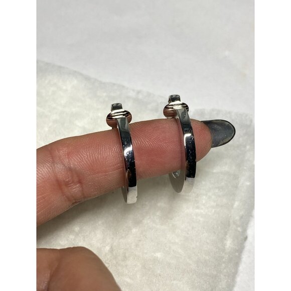 Vintage Avon Crescent Silver Toned Clip Earrings Hoops Hammered 1976 - Picture 2 of 7